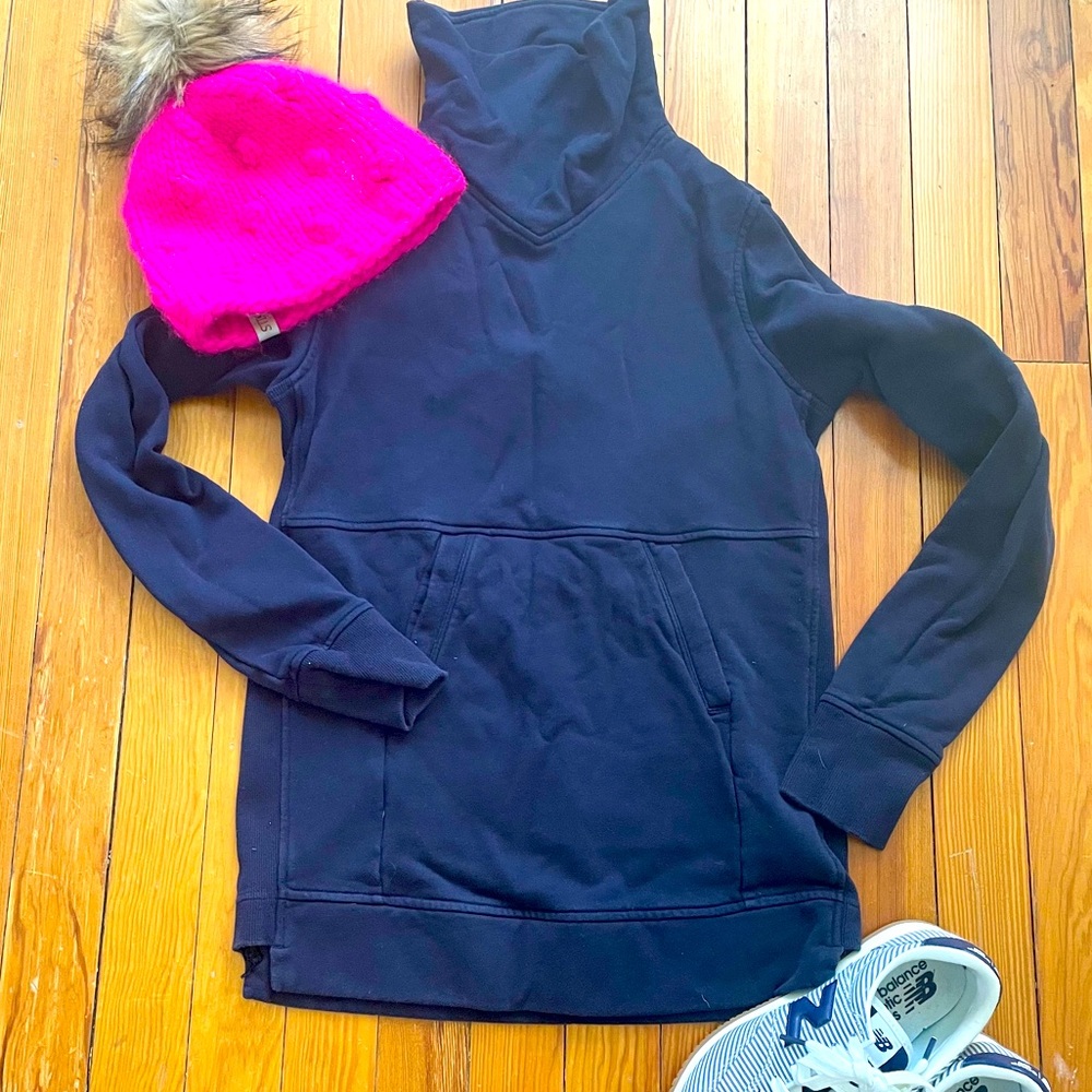 Lululemon navy sweatshirt